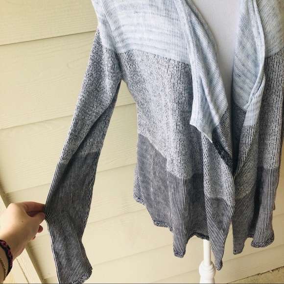 Lou & Grey • Blue & Gray Ombré Cardigan • Super Pretty Colorblock Pattern! - Picture 4 of 6